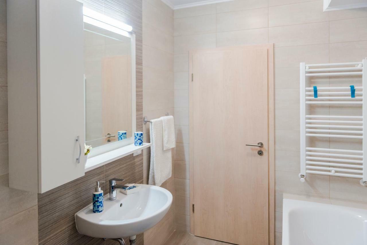 Friendly Rentals Braşov Esterno foto